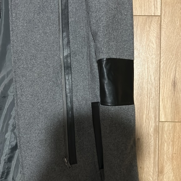 Mural grey Jacket with great leather details. - Picture 3 of 4